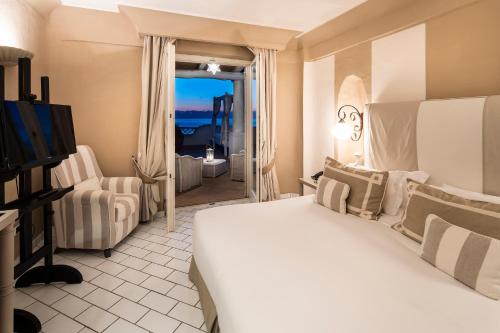 Therasia Resort Sea and SPA - The Leading Hotels of the World - Good To Know
