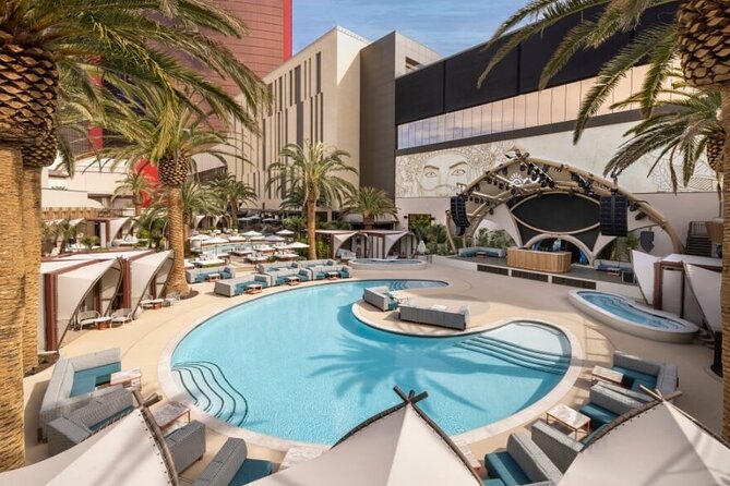 Vegas Nightclub Life : Ultimate Night Out Free Drinks/Party Bus - Good To Know