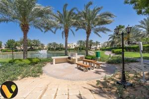 Vogue Villa Near Golf/Ski Dubai/ Ibn Battuta Mall - About Your Stay