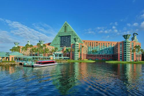 Walt Disney World Dolphin Review