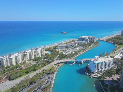 Waterstone Resort & Marina Boca Raton, Curio Collection by Hilton - Good To Know
