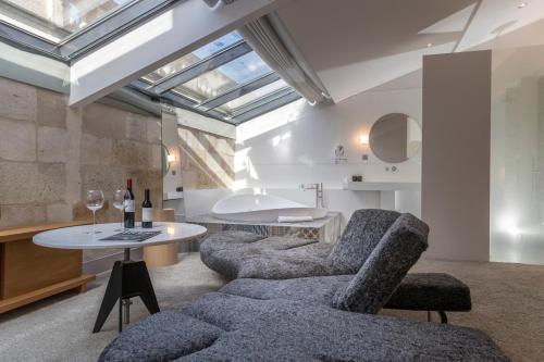 Yndo Hotel Review
