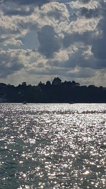 Annecy: Private Guided Tour With a Native Resident