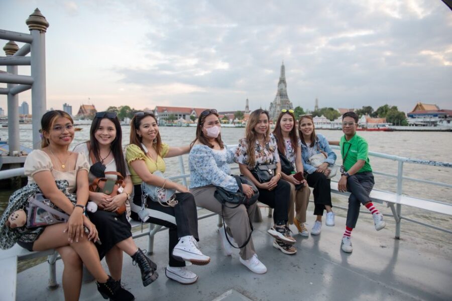 Bangkok: Wat Pho and Wat Arun Guided Walking Tour
