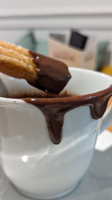 Barcelona: Experience the Best Churros With Hot Chocolate