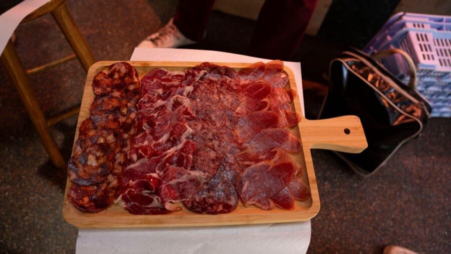 Barcelona: Old Markets With Tasting Tapas E-Bike Tour