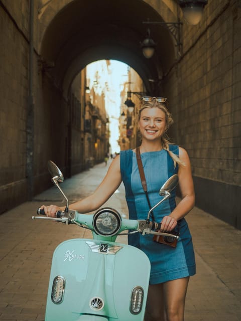 Barcelona: PRIVATE Vespa Tour With Tapas and Wine Tasting