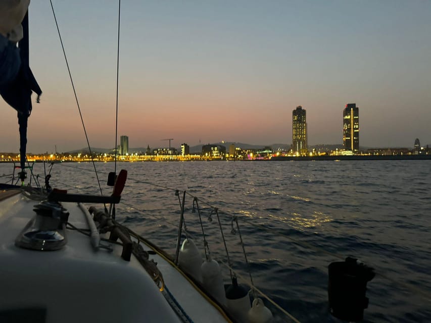 Barcelona: Sunset Sailboat Cruise With Drinks and Snacks