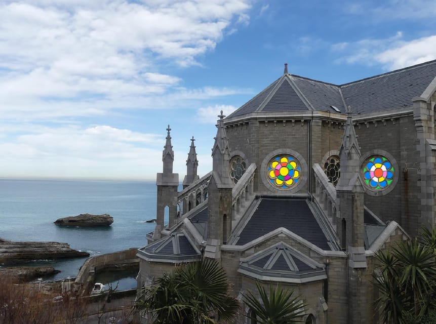 Biarritz: Outdoor Escape Game – Spies, Surf & Sun