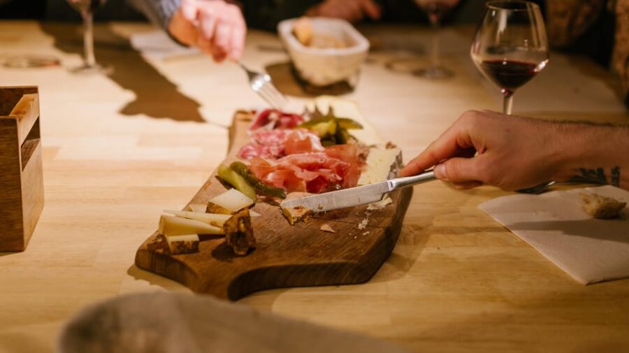 Bordeaux : Evening Food and Wine Tour With Local Delicacies