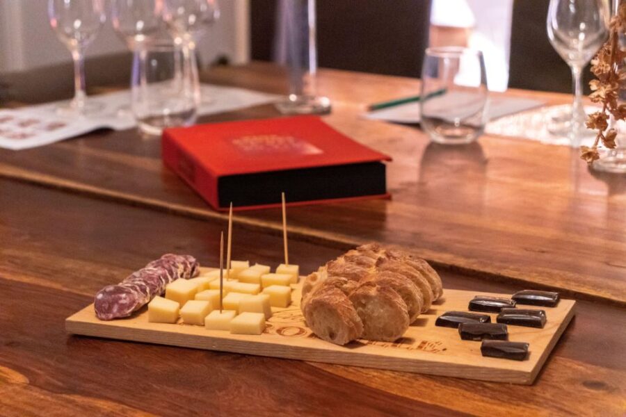 Bordeaux:Wine Masterclass & Blending Workshop With Appetizer