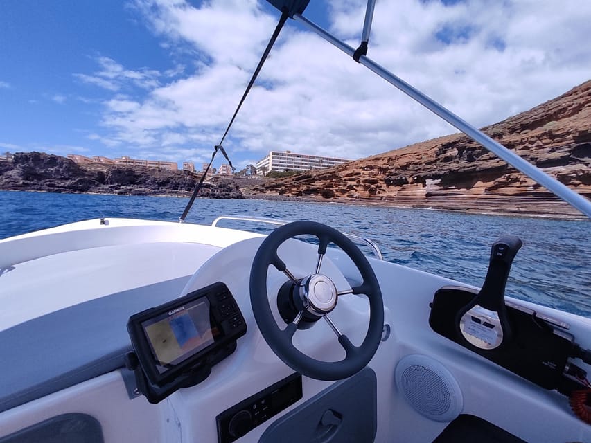 Discover Freedom: Rent a Boat, No License Required!