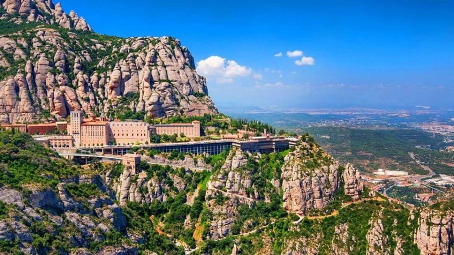 From Barcelona: Montserrat Full-Day Guided Tour