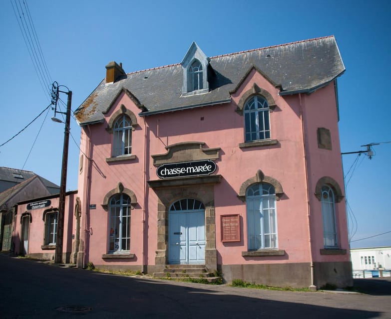 From Brest: Locronan Christmas Market and Douarmenez Tour