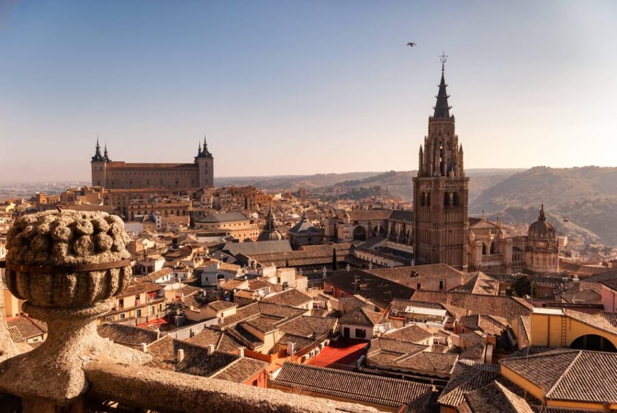 From Madrid: Private Toledo and La Mancha Windmills Day Trip