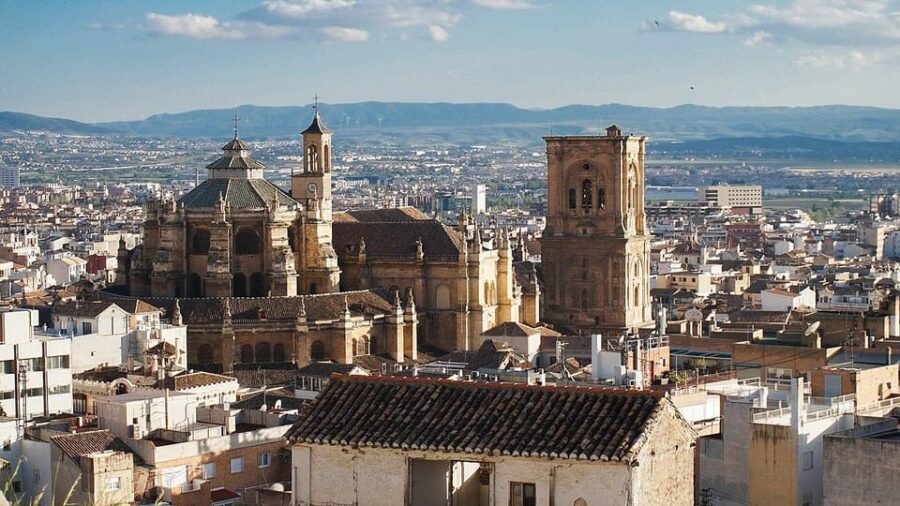 Granada: Cathedral and Royal Chapel Private Tour With Ticket