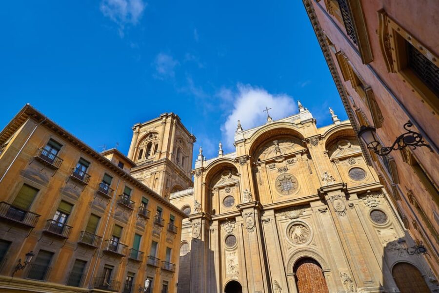 Granada: Half-Day Private Walking Tour With Local Guide
