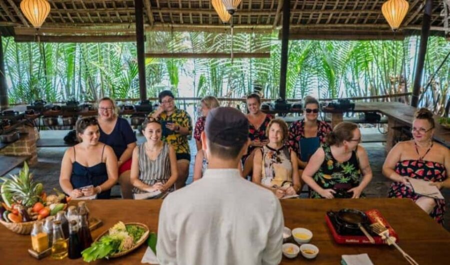 Hoi An: Eco Cooking Class With Market Trip and Basket Boat