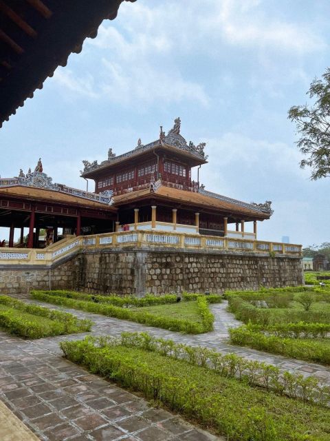 Hue: Hue Walking Tour to Imperial Citadel With Tour Guide