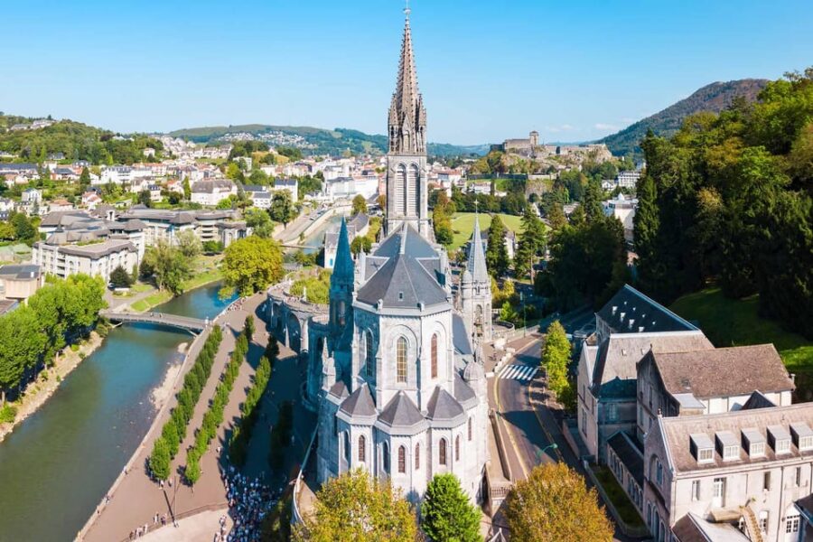 Lourdes: Full Day Private Guided Tour With Castle and Market
