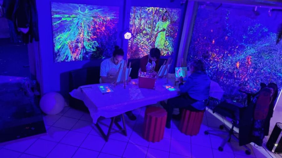 Lyon: Tarot Reading and Neon Painting Workshop
