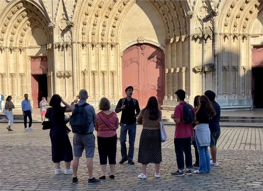Lyons History and Must-Sees With a Lyonnais! (English Tour)