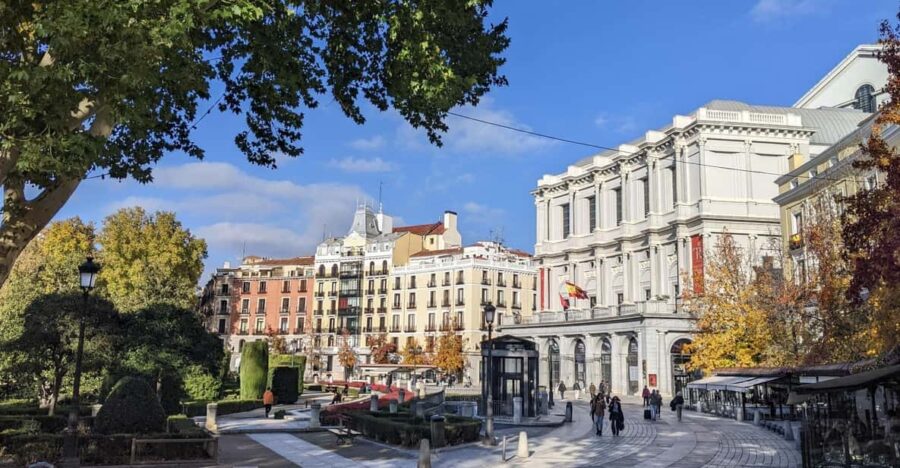 Madrid: Guided Tour in Urban and Historic Centre