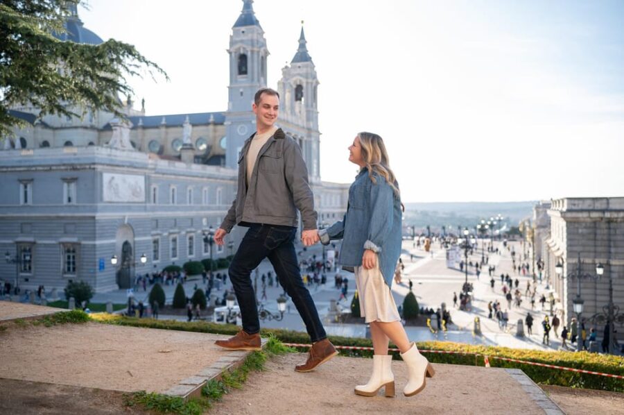 Madrid: Private Photoshoot With a Professional Photographer