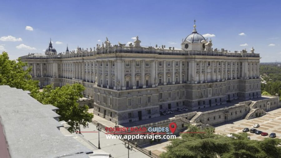 Madrid: Private Walking Tour 4 Hours With Royal Palace