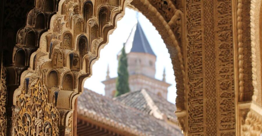 Malaga: Granada Day Trip With Alhambra, Palaces and Gardens