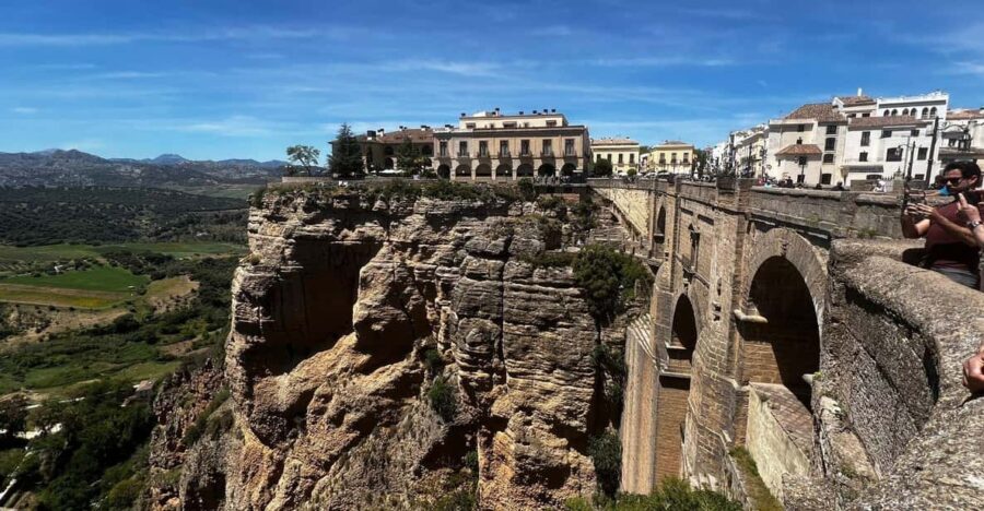 Mijas: Private VIP Tour Ronda and Setenil De Las Bodegas