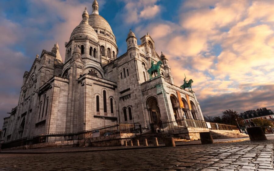 Montmartre for Art Lovers – Fun Walking Tour With Billy.