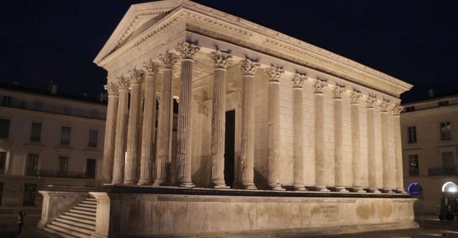 Nimes: Private Walking Tour of the Historical Center