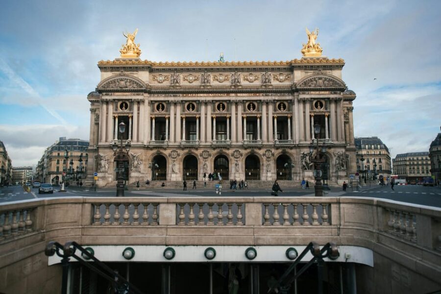 Pairs: the Opera to Hotel Des Invalides Guided Walking Tour
