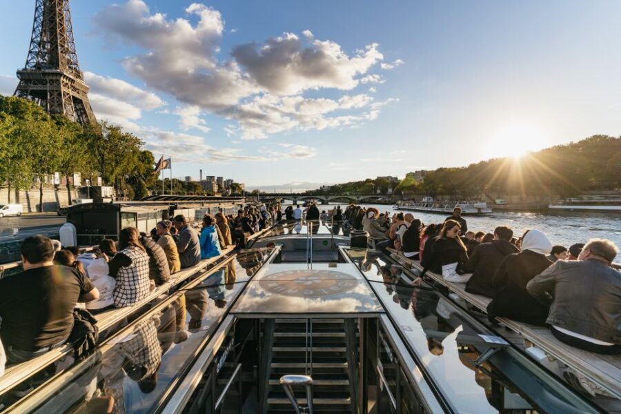 Paris: 1-Hour Sightseeing Cruise and 3-Course Bistro Dinner - Overview and Pricing