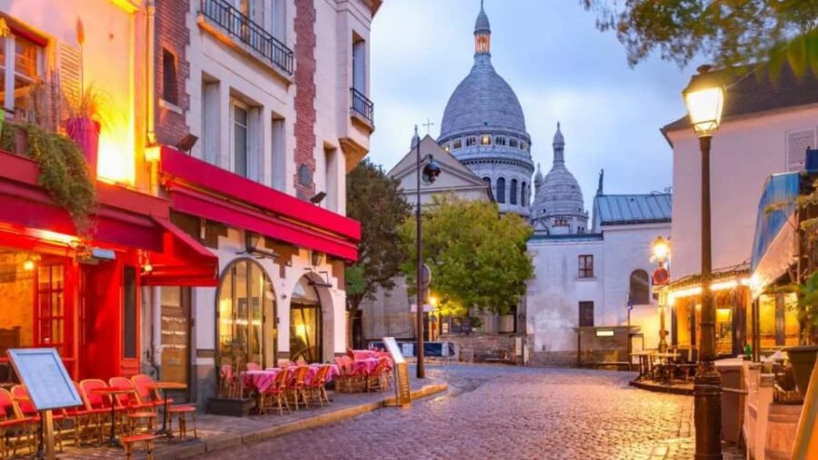 Paris: Bohemian Tour of the Montmartre District
