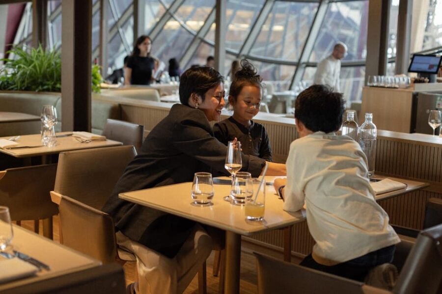 Paris: Eiffel Towers Madame Brasserie and 3-Course Lunch - Experience Overview