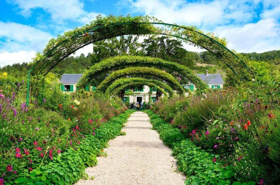 Paris: Giverny Private Half-Day Trip to Monets Garden - Trip Overview