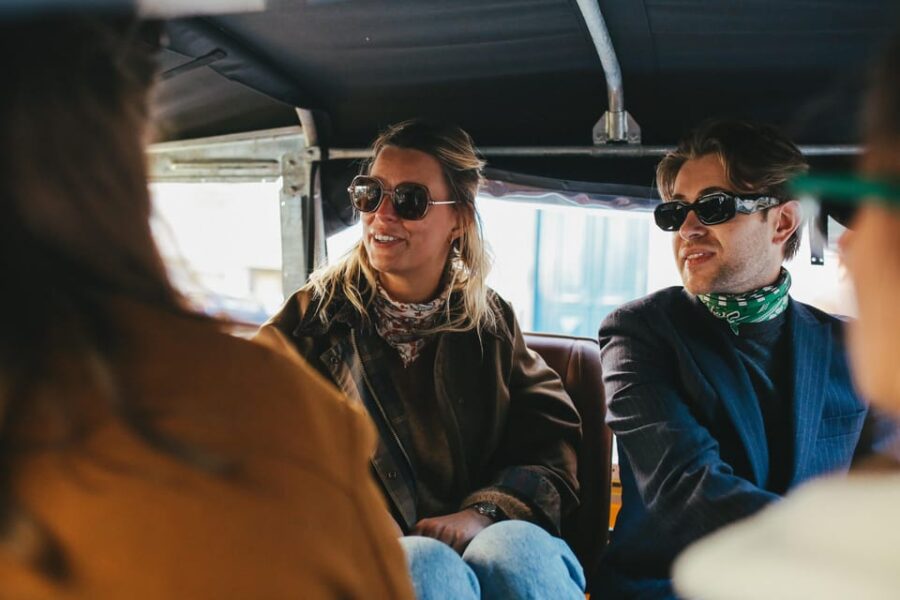 Paris: Guided Tour in a Vintage Land Rover