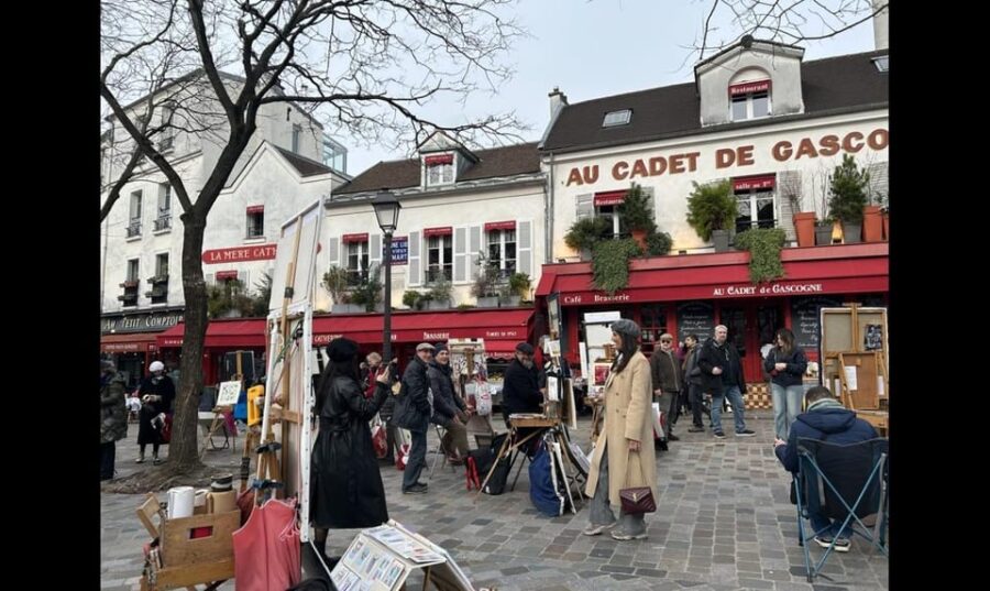 Paris: Montmartre Tour With Sacré-CœUr (Wine Tasting Option)