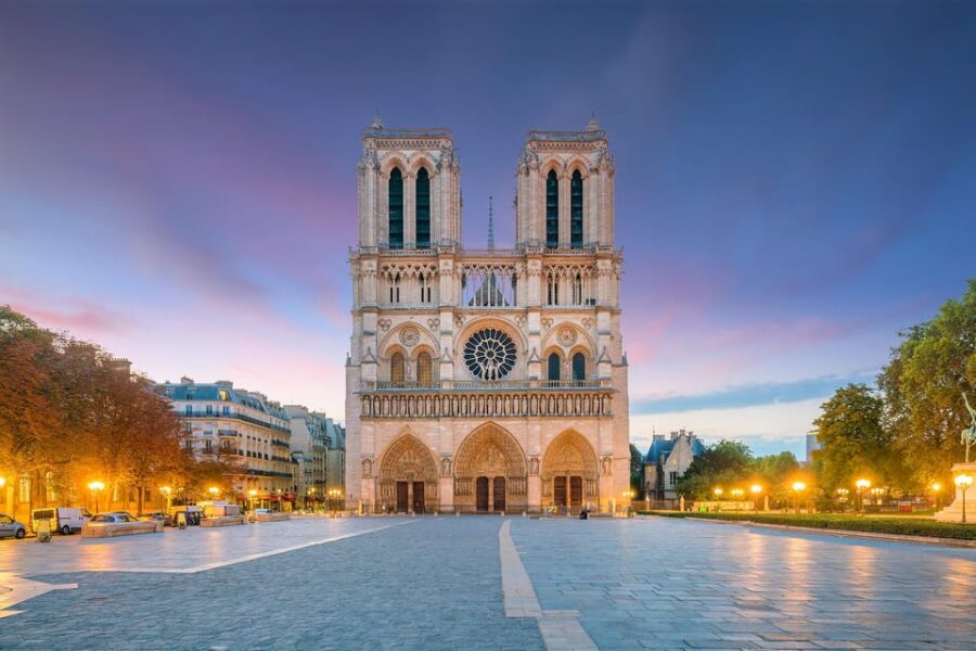 Paris: Notre Dame Exterior Guided Tour With Expert Guide