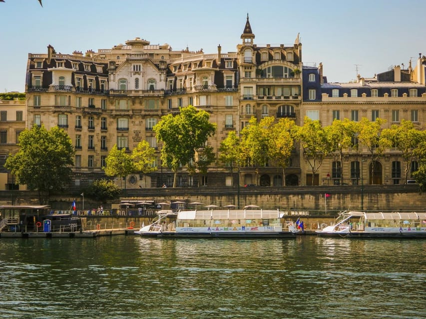 Paris: Notre Dame Exteriors and Ile De La Cité Walking Tour