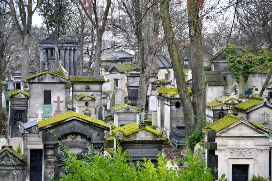 Paris: Pere Lachaise Cemetery Guided Tour