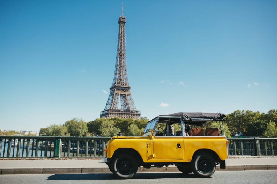 Paris: Private Vintage Land Rover Tour