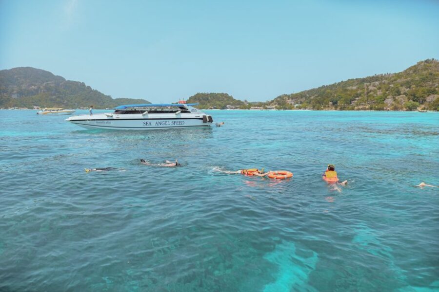 Phuket: Speedboat Day Trip to Phi Phi and Maya Bay