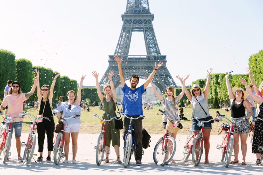 Private Highlights of Paris Bike Tour
