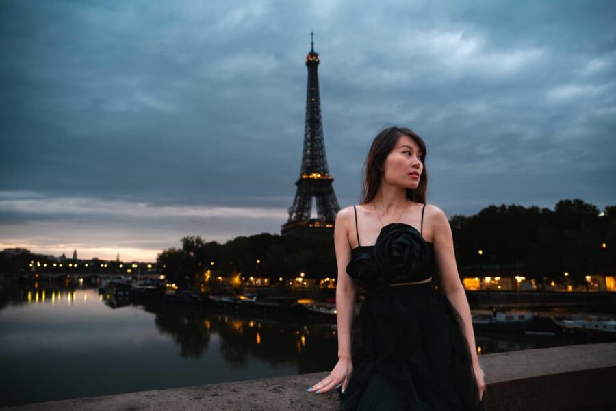 Private Photoshoot Tour Near Your Chosen Famous Landmark