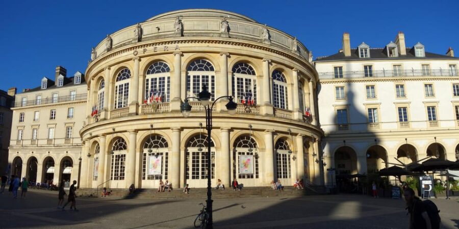 Rennes: Private Guided Walking Tour