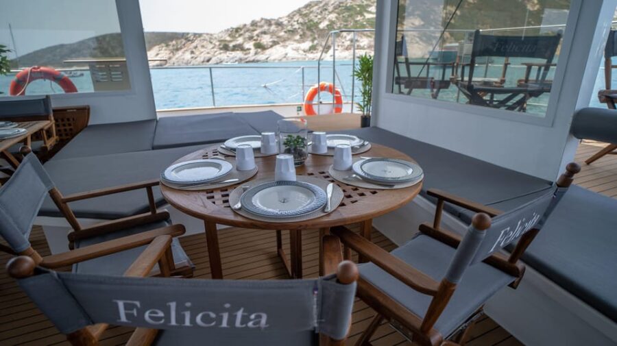 Saint Raphaël: Dinner in Front of the Golden Island