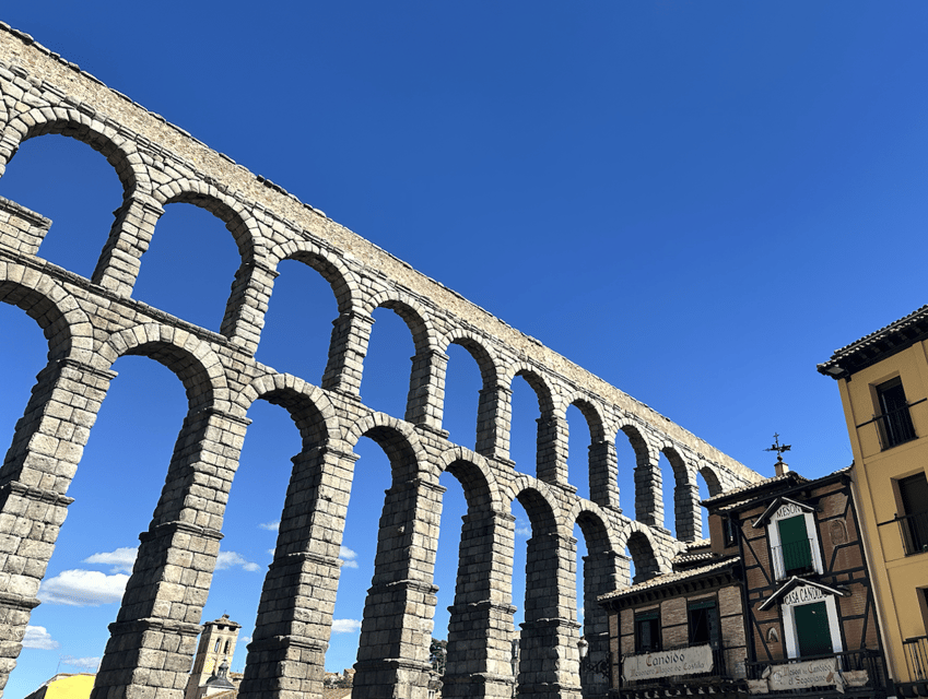 Segovia: Private Tour With Alcazar, Cathedral and Wine Tasting